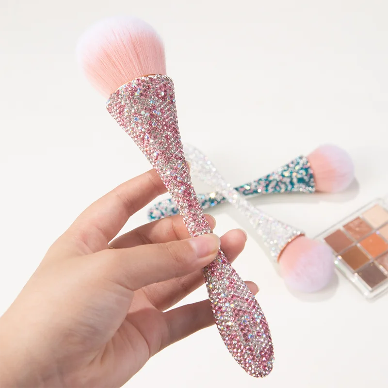 Pennello per trucco a vita piccola con diamante Pennello per cipria in polvere Pennello per fard per evidenziare