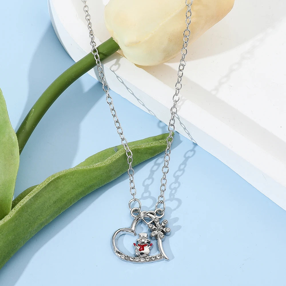 Minimalist Cute Necklace Heart-Shaped Snowman Clavicle Chain Jewelry Accessory Exquisite Pendant Gift for Friends Holiday