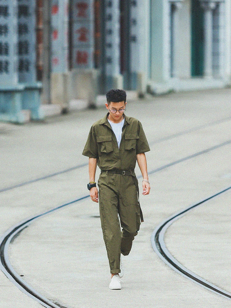 Retro japoński kombinezon roboczy, luźne spodnie męskie, modna odzież codzienna, uniwersalny styl dla młodych mężczyzn.