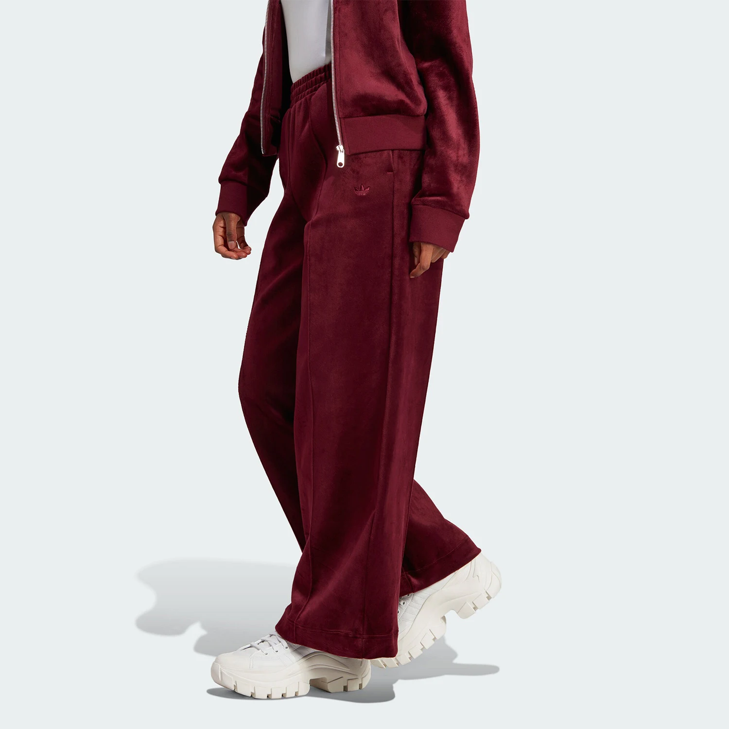 

Оригинальные женские спортивные брюки Adidas VELVET PANT с широкими штанинами из вельвета IL5744