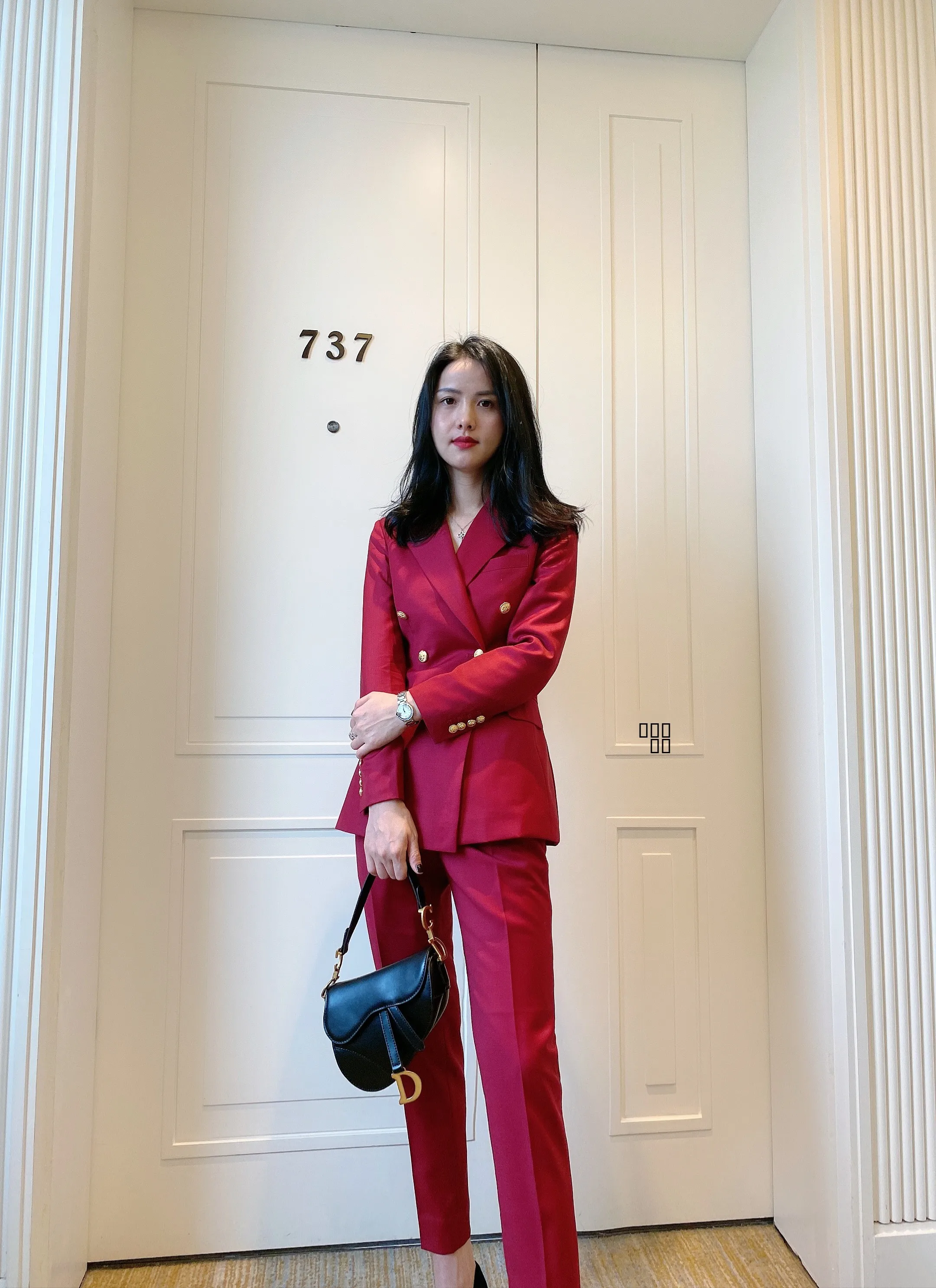 

Новый женский костюм из премиальной шерсти с красными полосками и металлическими пуговицами, оригинальный дизайн, двубортный, с длинными рукавами, приталенный крой