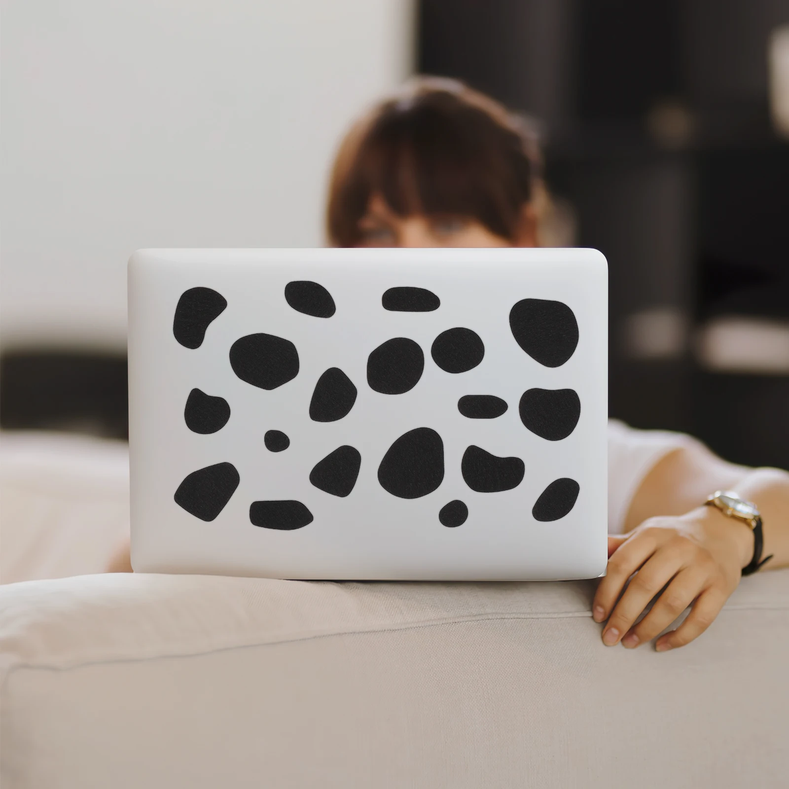 

6 Sheets Adhesive Felt Circles Black DIY Craft Pads for Clothing Hats Bags Fixing and Decorating Handmade Material Kits