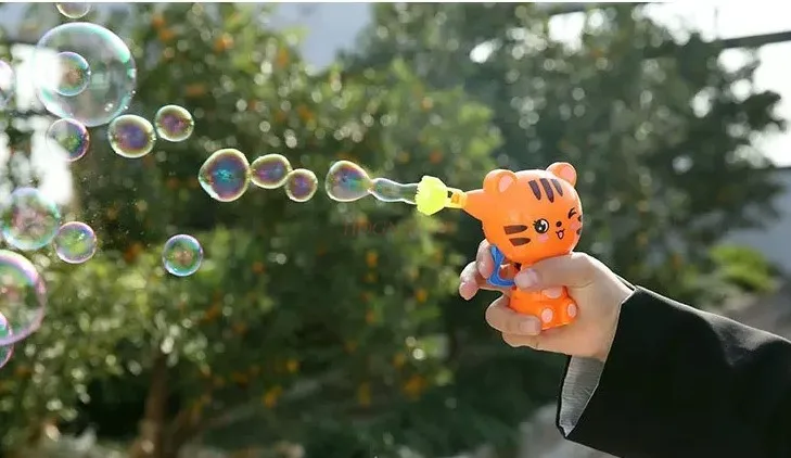 1pcs Children's Bubble Blowing Gunner Press Outdoor Children's Cartoon Toys Leak proof Summer Water Playing Elementary School