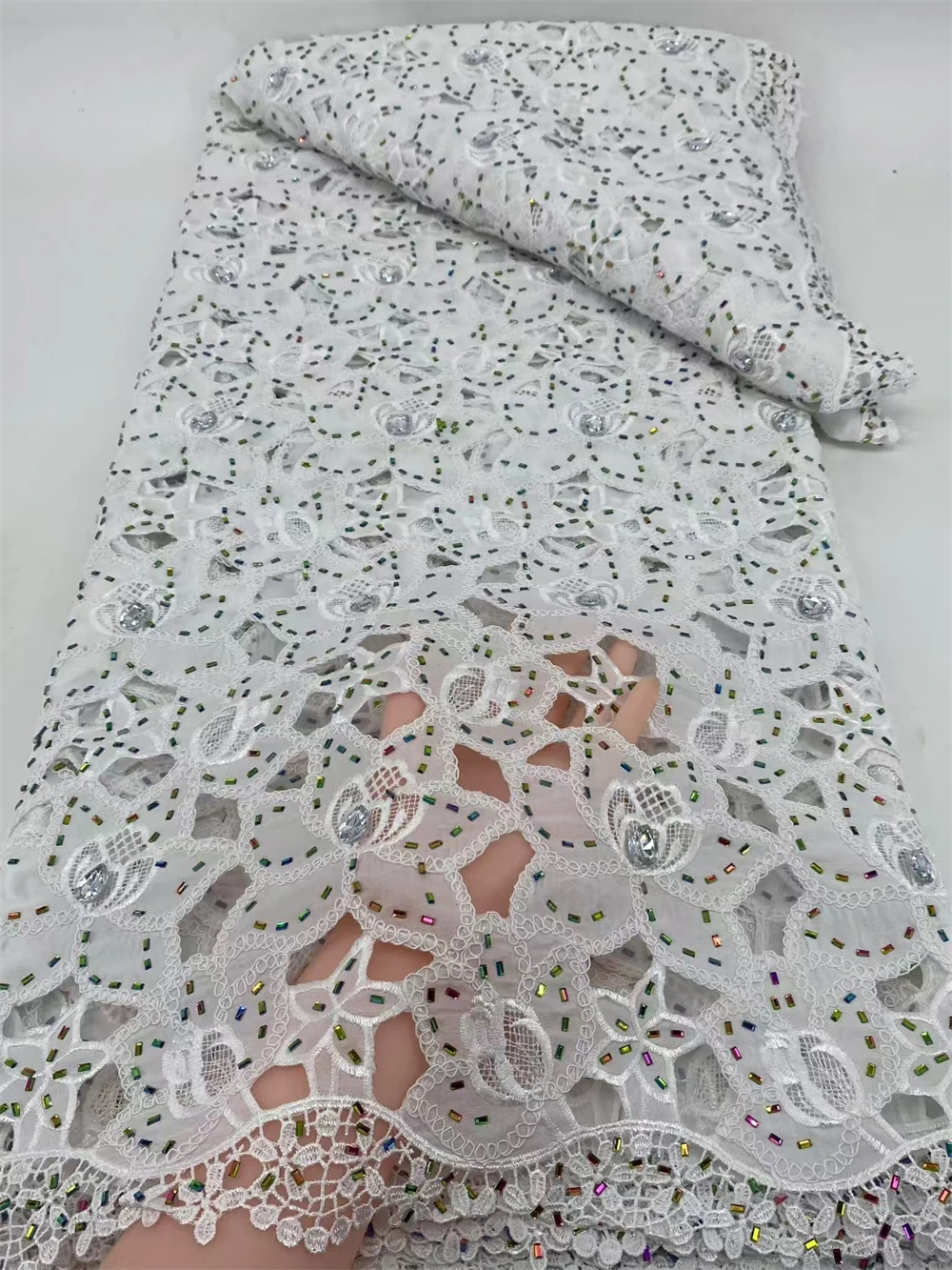 

Белая африканская шифоновая кружевная ткань 2021, высокое качество, нигерийская свадебная вышивка с камнями для жениха, французская вышивка для платьев A1266-1
