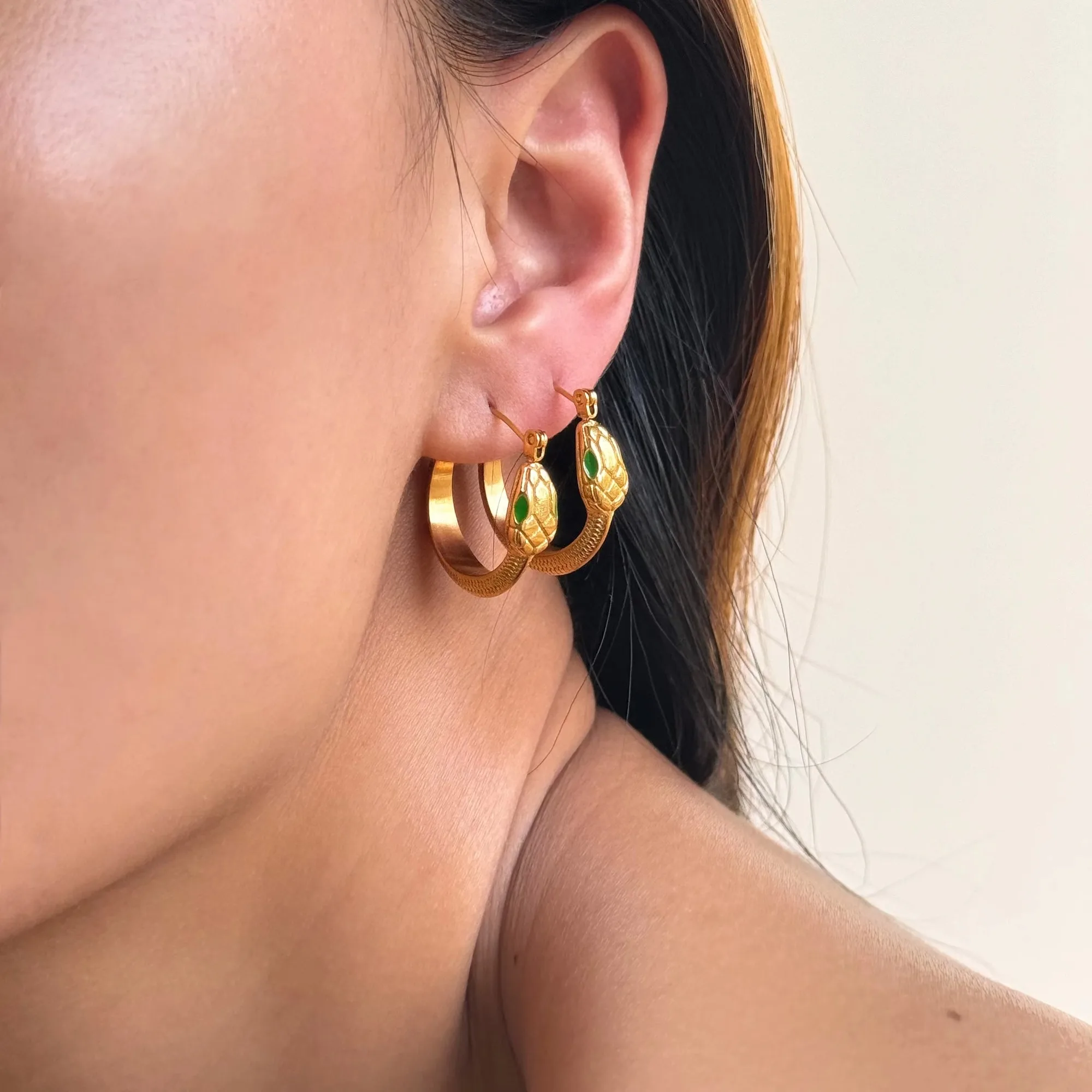 

18k Gold Plated Stainless Steel Vintage Green Zircon Snake Hoop Earrings for Women Boho Fashion Tarnish Free Waterproof Jewelry