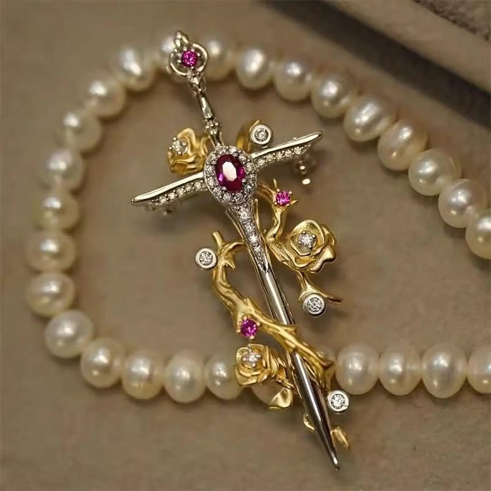 

Thorns Rose Flower Brooch Pin Costume Accessories Copper Elegant Lapel Pin Valentines Day Brooch for Female Hat Wedding Women