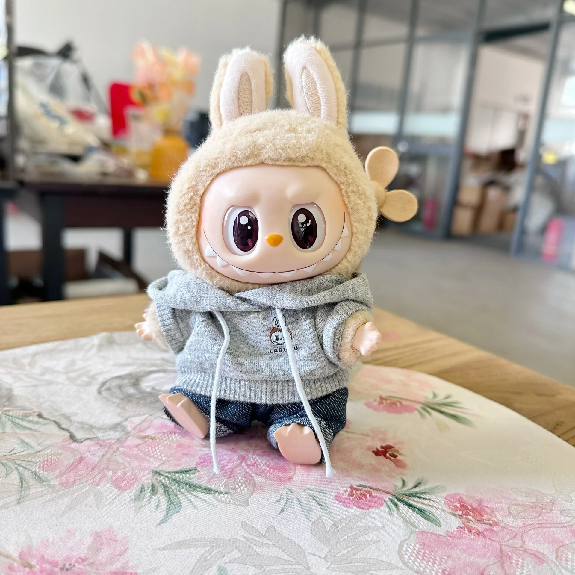 17 cm Mini Plüsch Puppe Kleidung Labubu I II Idol Puppen Sitzen Party Nette Hoodie Mit Hosen Zubehör Für Korea kpop Exo