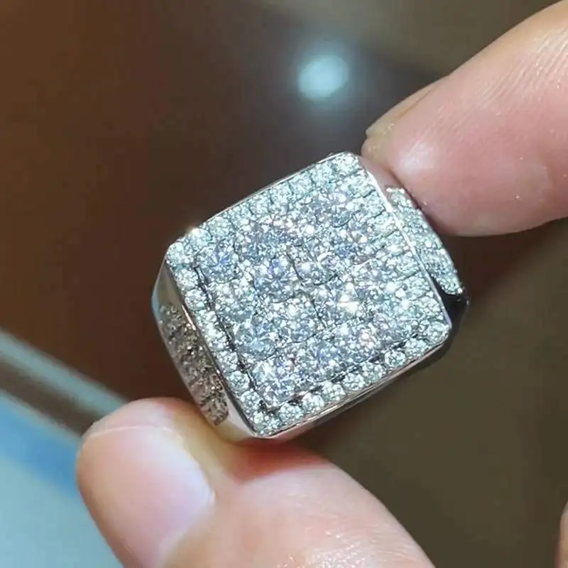 Huitan Fashion Temperament Finger Ring for Women Gorgeous Wedding Band with Brilliant Cubic Zirconia Luxury Party Accessories