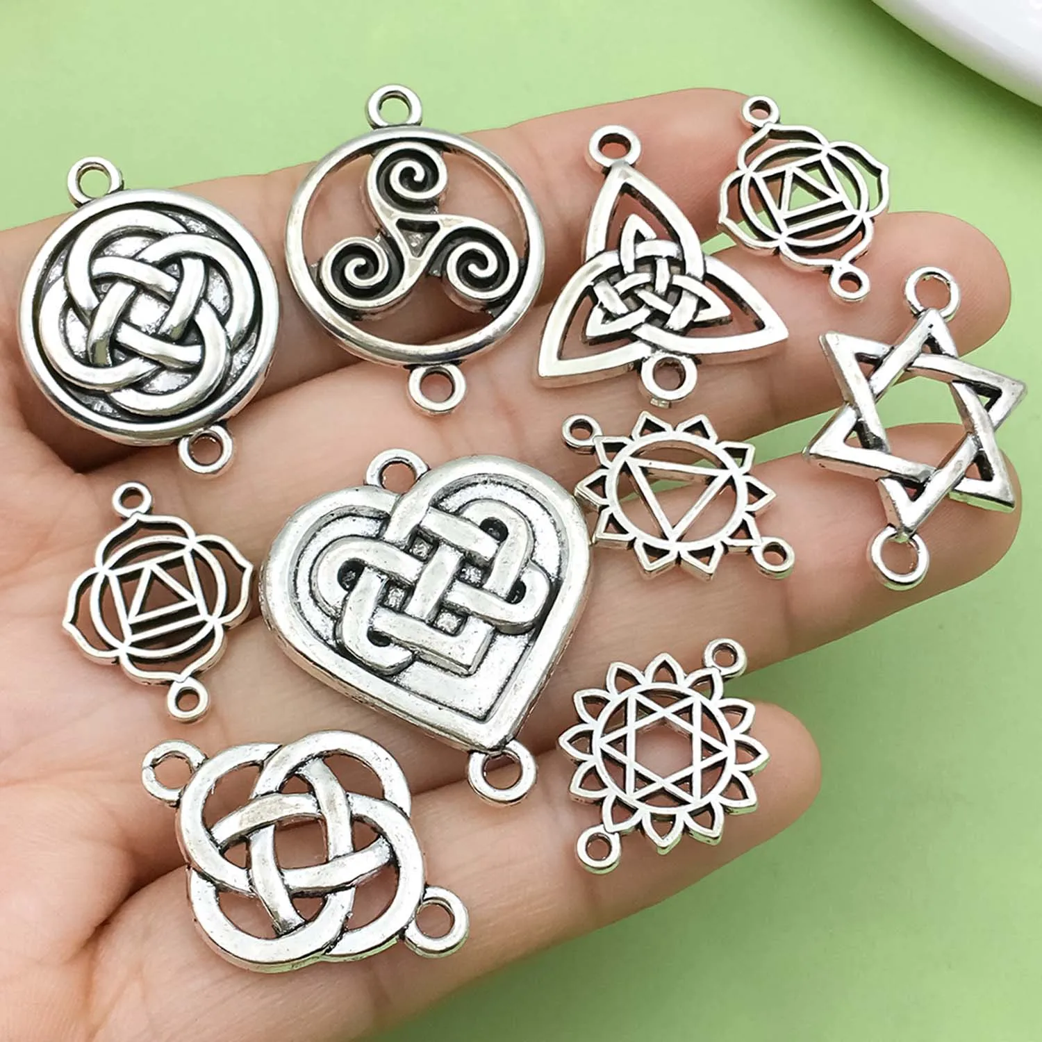 20pcs Antique Silvery Flower Connector Charms Alloy Celtic Knot Pendants for DIY Bracelets Necklaces Jewelry Making Accessories
