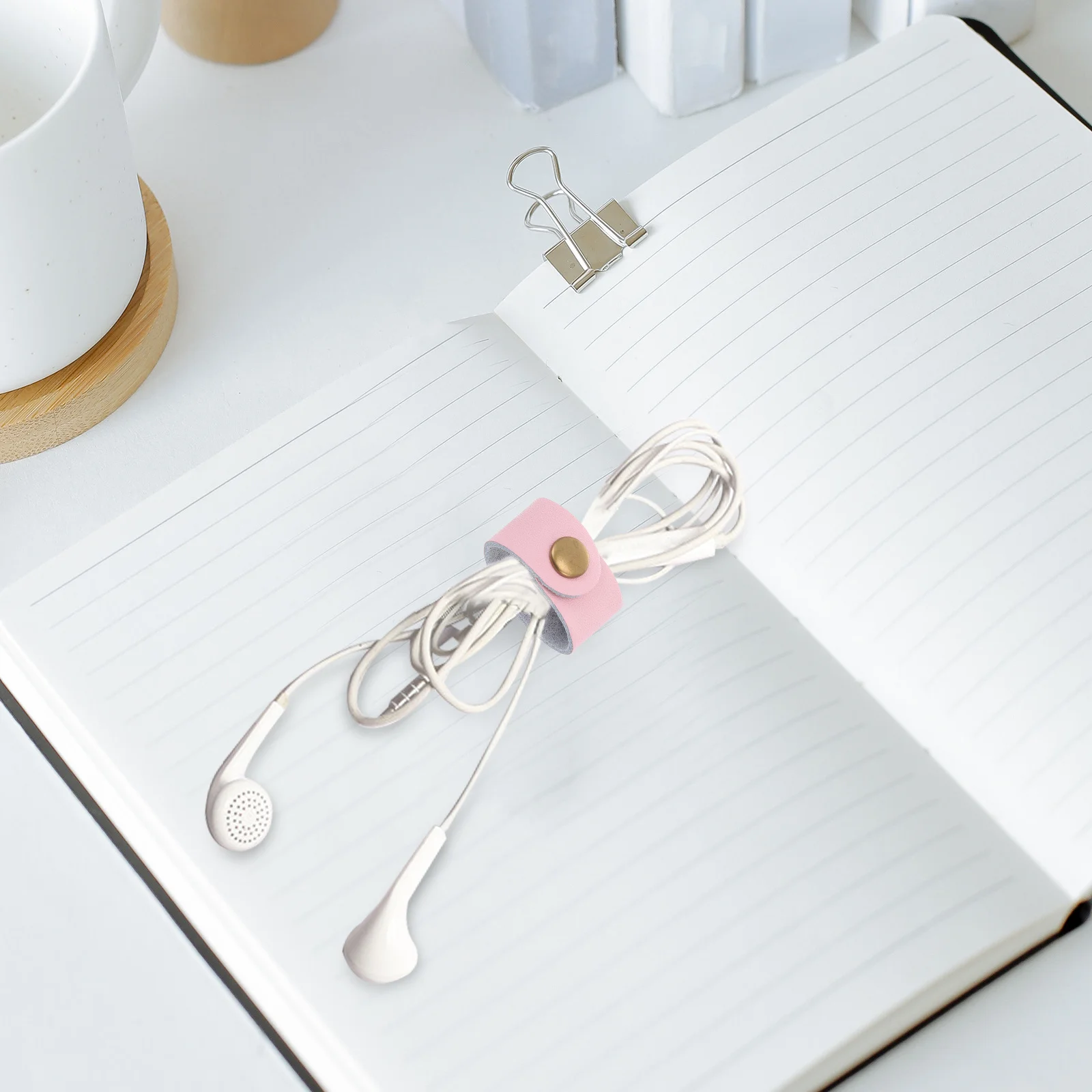 

16Pcs Cable Cord Organizers Small Size Durable Cable Management Clips for Cellphone USB Data Charging Lines