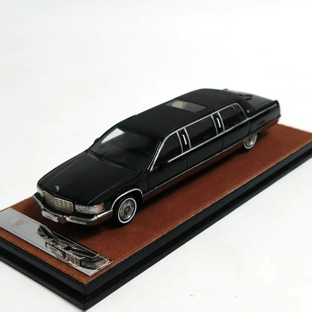 Diecast 1:64 Scale Extended Version Alloy Car Model