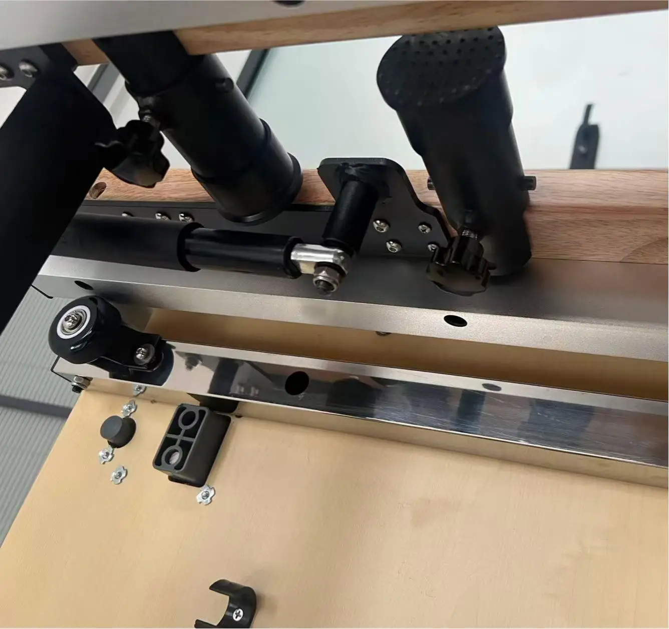 Ce Certified Fully Customizable Reformers High End Gym Fitness Best Classical Wood Foldable Pilates Reformer for Studio Orders