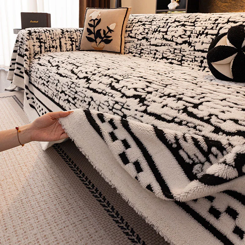 

Thick Velvet Sofa Cover for Autumn and Winter Jacquard Living Room Anti Slip Sofa Towel Versatile Anti Cat Scratch Home Decor