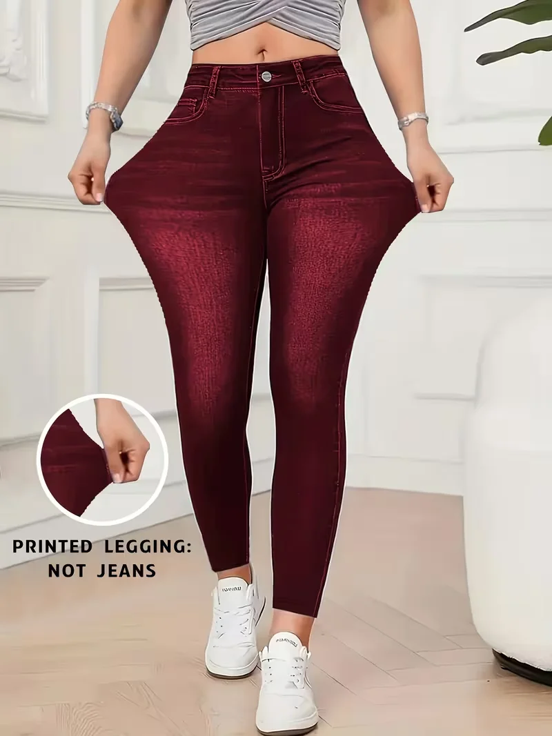 Bedruckte Leggings – kein Denim-Stoff, durchgehend mit einem Denim-Muster bedruckte lange Hosen mit einer aufgesetzten Tasche und Knopfdetails. Neu eingetroffen – Detail 3