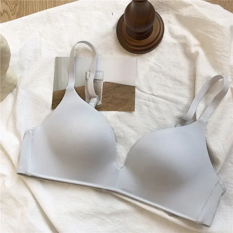 Intimo giapponese senza cuciture lucido raccolto colore puro semplice da donna, senza anello in acciaio, comodo reggiseno a coppa triangolare