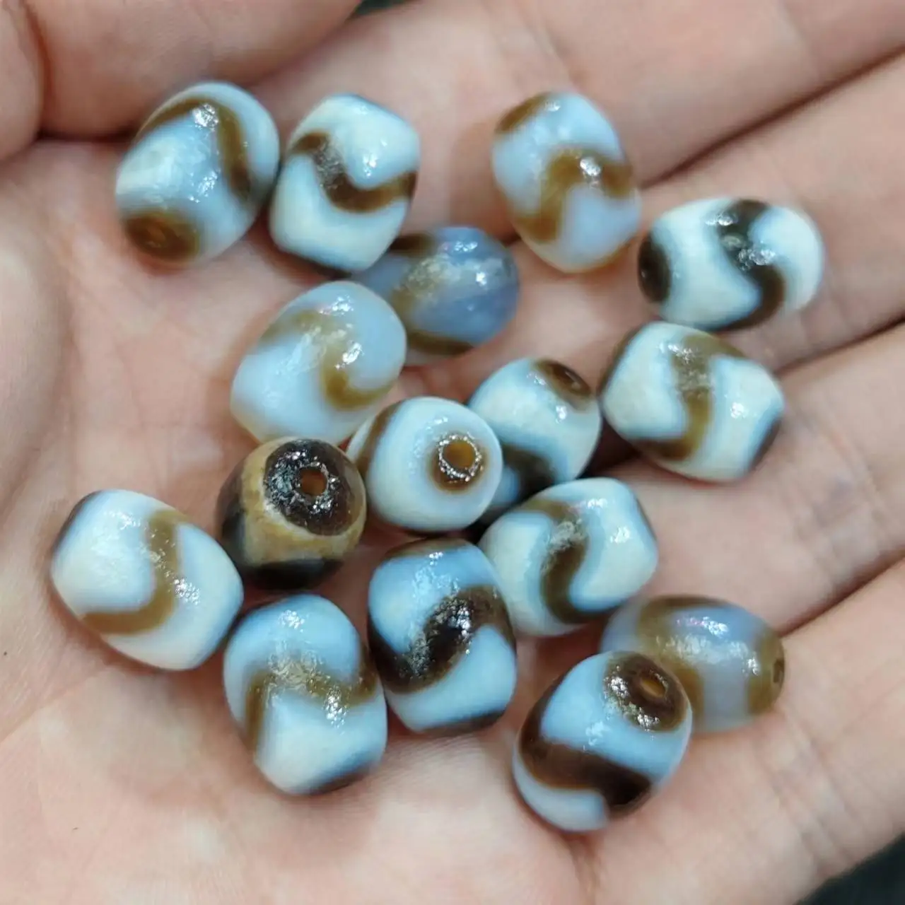 Taigong Infiltration Weathering Paste Tiger Tooth Agate Tianzhu Necklace Pendant Diy Accessories Dzi