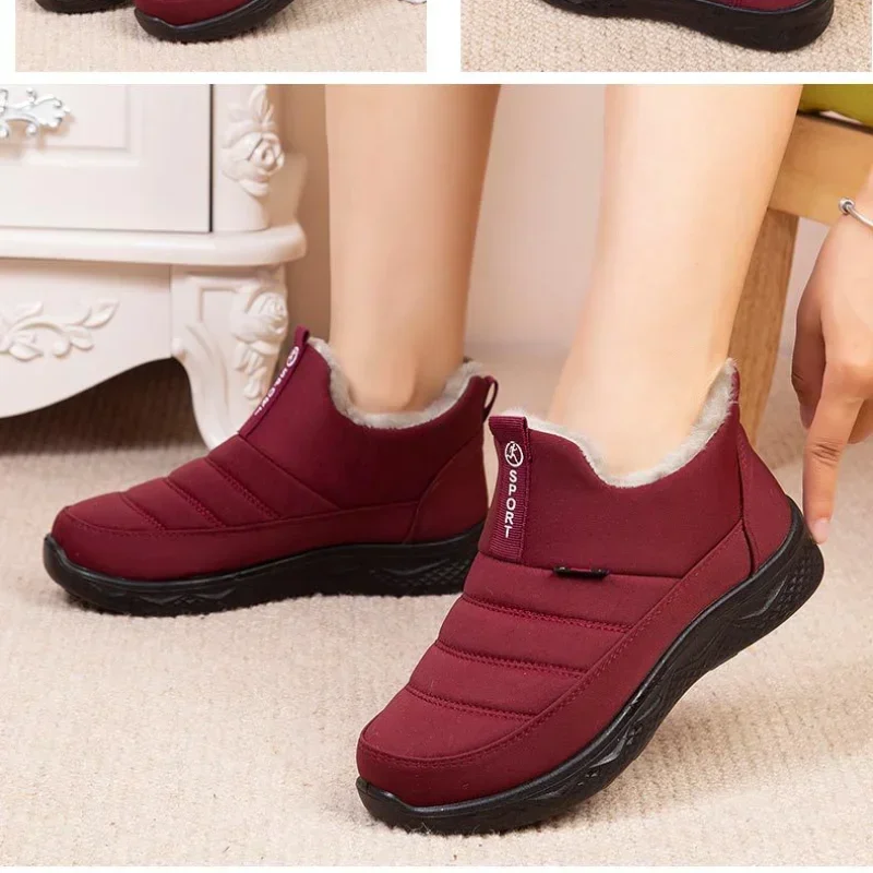 2025 winter women\'s cotton boots, old Beijing cloth shoes, snow covered plush, thick, warm flat bottom, non slip women\'s shoes