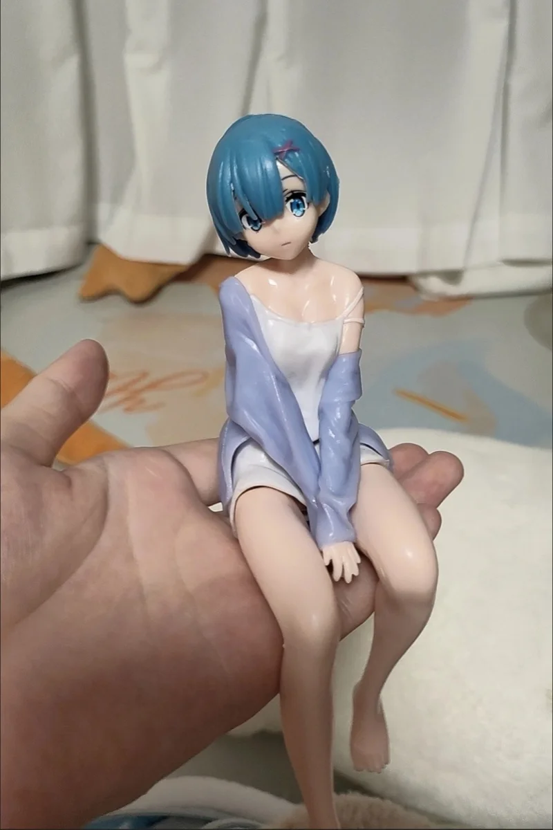 17cm Anime Re: Life In A Different World From Zero Rem Sit On Chairs PVC Action Figures Collection Model Toy Collection Ornament