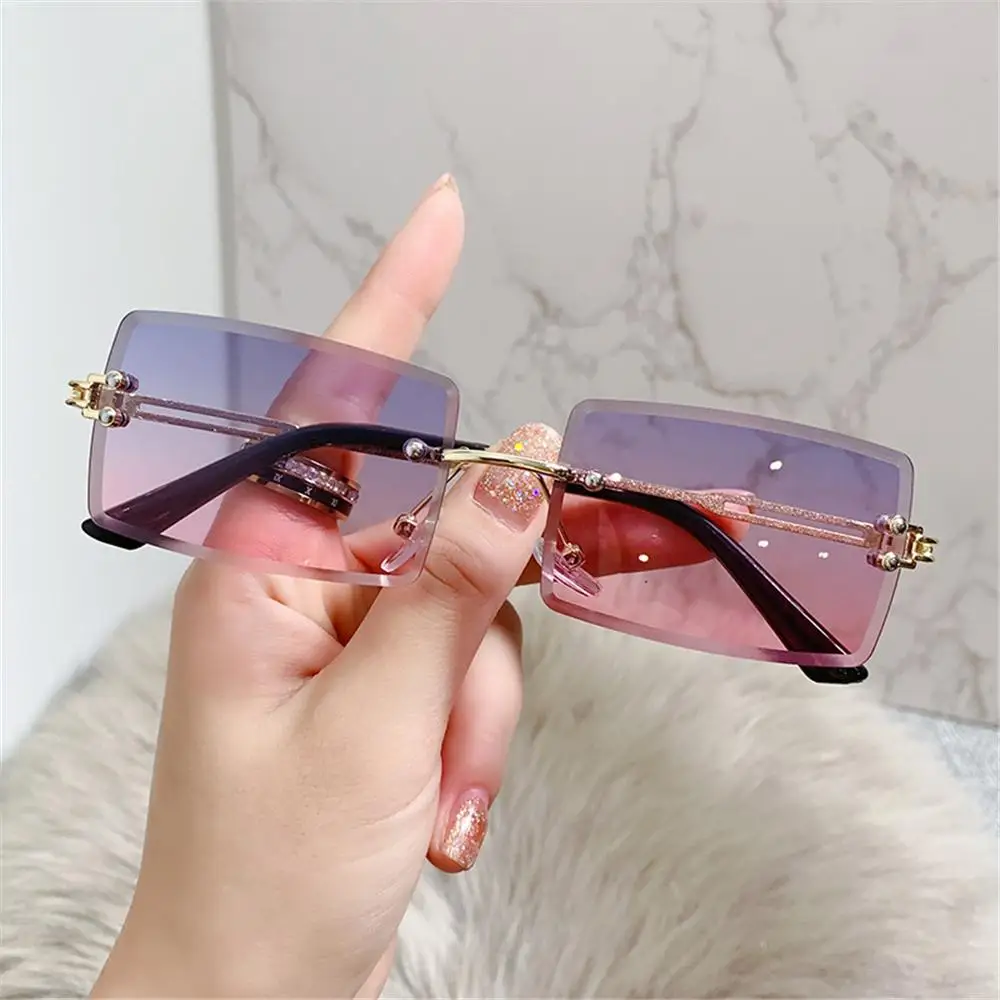 Frameless Sunglasses for Women Ultralight Rimless Rectangle Sunglasses Vintage Sunglasses UV400 Retro Metal Frame Shades Eyewear