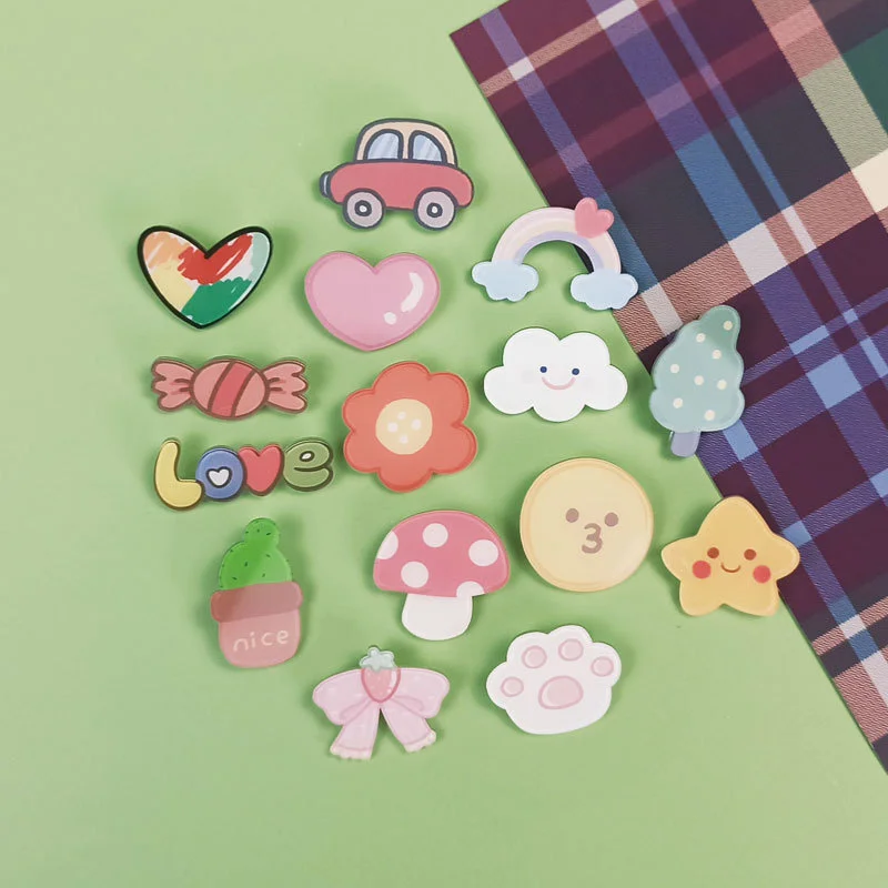 Japanese and Korean style brooch Acrylic cute cartoon smiling face flower children's pin bag small pendant student badge