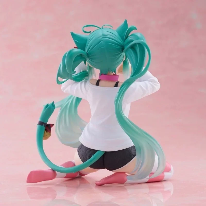 Taito Hatsune Miku Anime Figure, Vocaloid Original Cantor, Mesa Fofa, T-Shirt Orelhas de Gato, Toy Modelo, Presente de Aniversário, 13cm