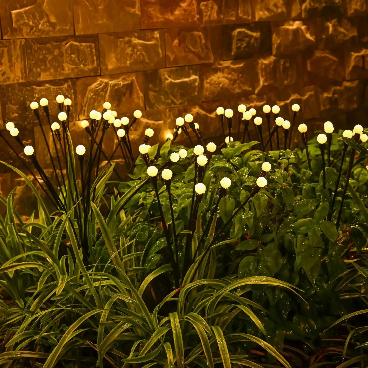 Luci da giardino decorative per esterni ad energia solare migliorate: soluzione impermeabile, durevole e vibrante per illuminare il tuo giardino oasi