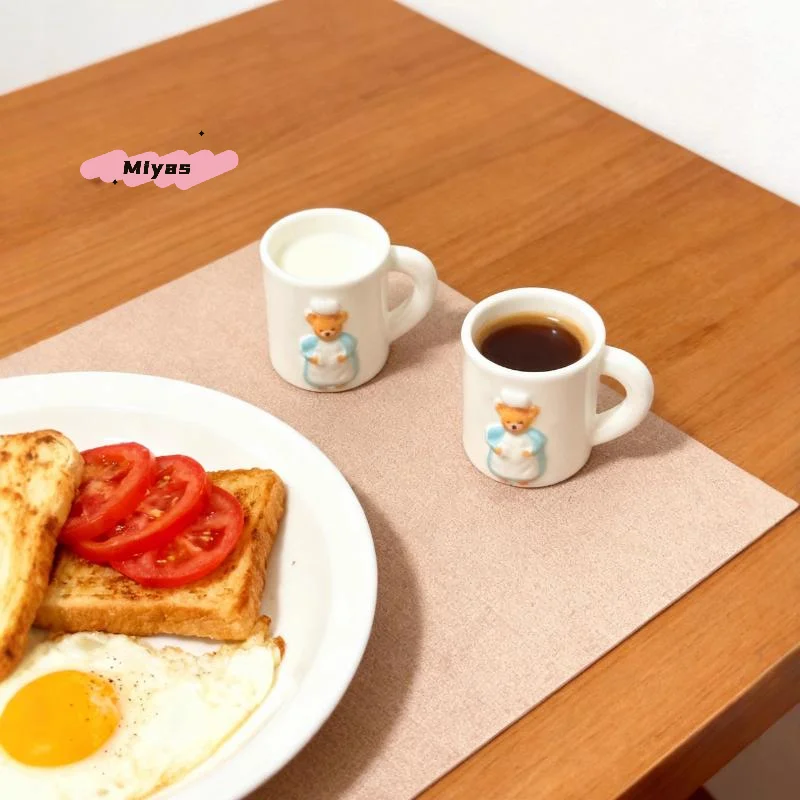 Tasse ours Miniature, tasses d'eau pour maison de poupée, modèle de décoration de scène de maison, accessoires de maison de poupée, jouets de jeu de simulation, 2 pièces