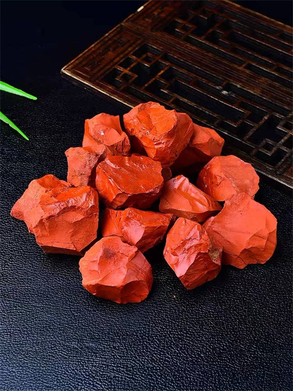 Natural red jasper raw stone crystal ore specimen decoration aromatherapy diffuser stone household bedroom inlay landscaping sto