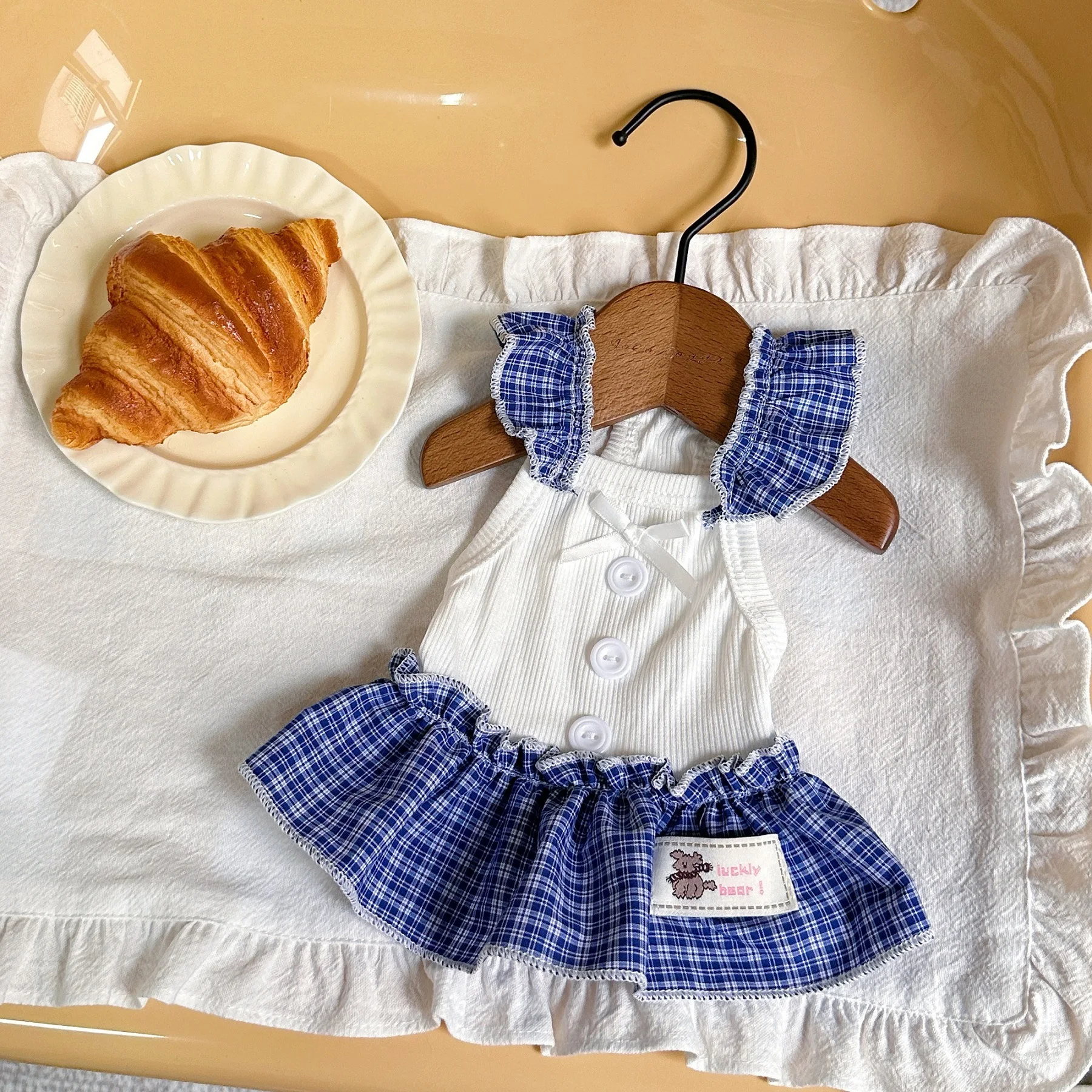 Vestido a cuadros con volantes para perros pequeños - imagen 3