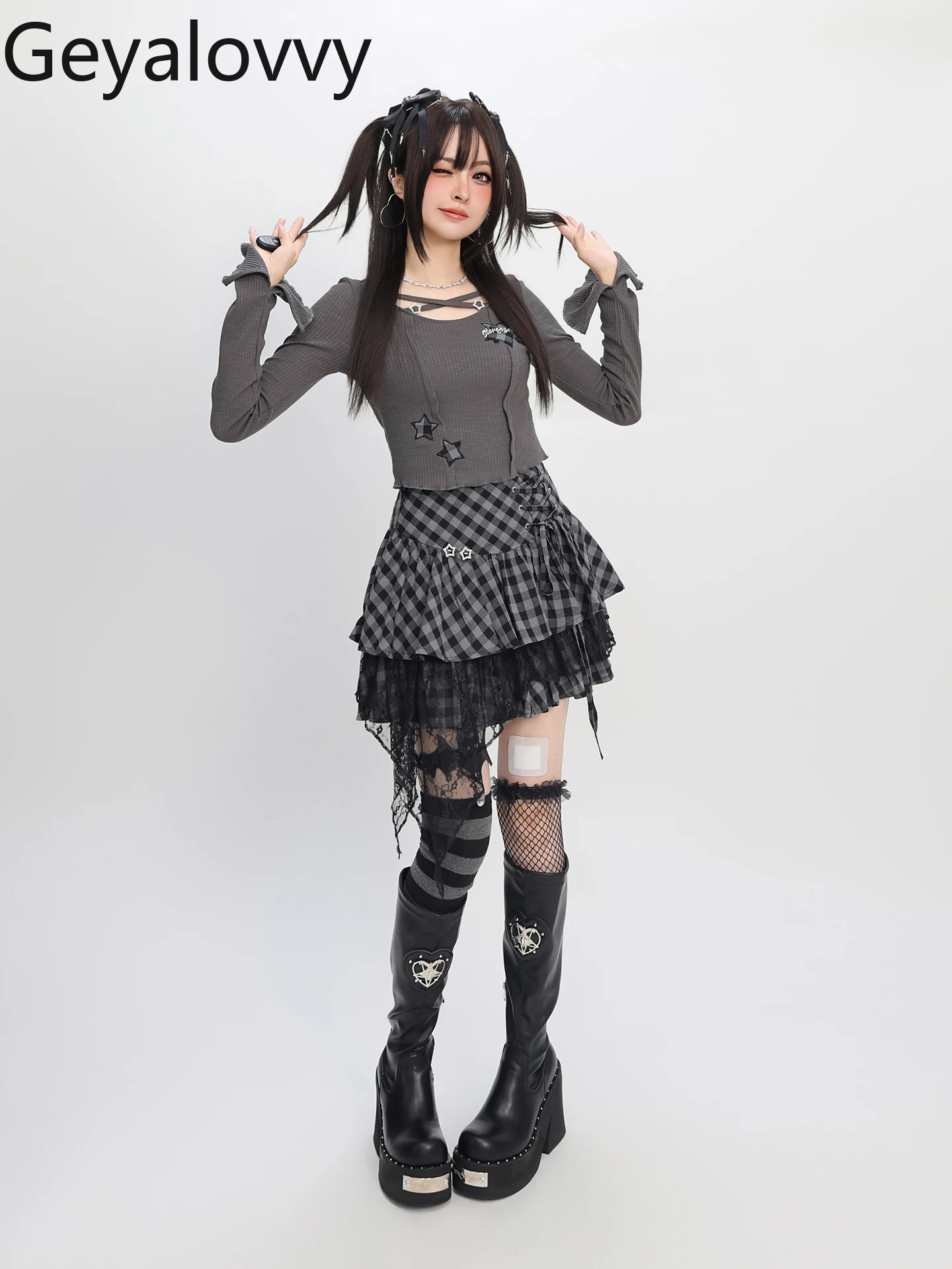 Atasan Anak Perempuan Lucu Manis Baru Musim Semi dan Musim Gugur Kaus Lengan Panjang Pendek Pelangsing dan Setelan Rok Mini Renda Kotak-kotak Pinggang Tinggi