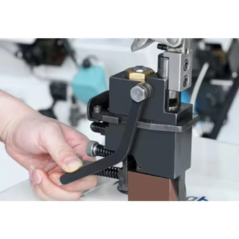 Semi Automatic Computerized Intelligent Hydraulic Toe Lasting Shoe Making Toe Machine - view 3
