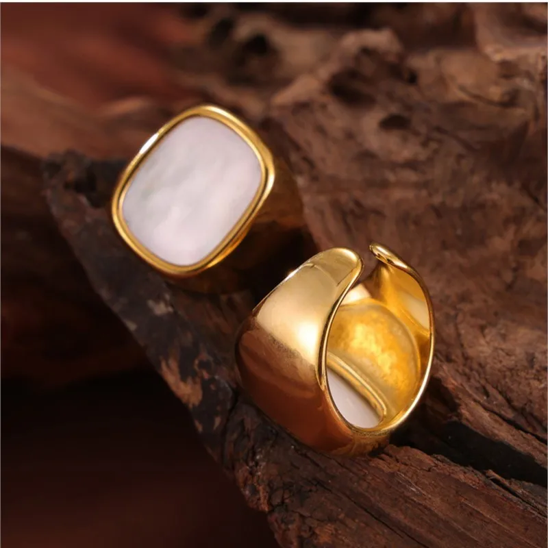 Elegant One Size Fits All Ring With White Shell For Women Stainless Steel Gold Plated Women\'s Adjustable Rings Woman Figer Ring
