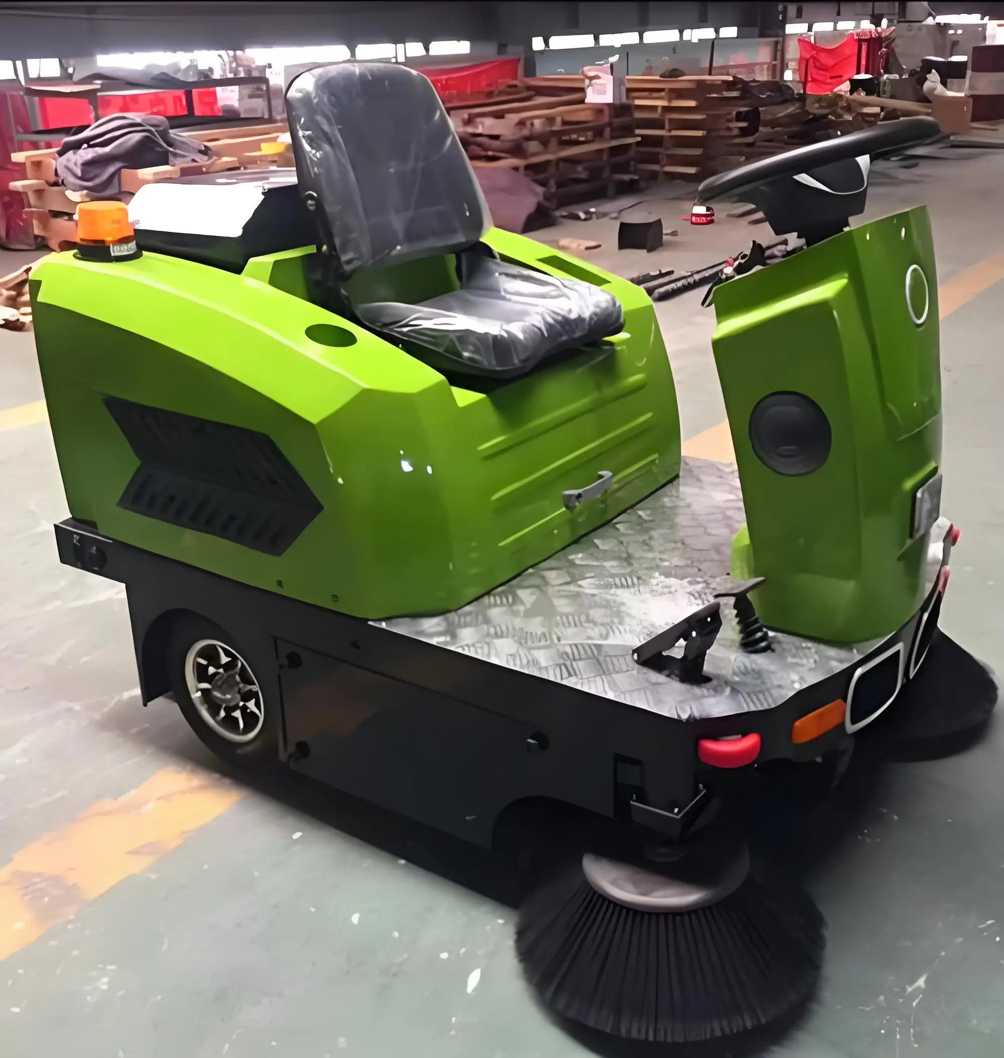 New Type Automatic Street Road Cleaning Machine Floor Scrubber Industrial Electric Ride-on Sweeper