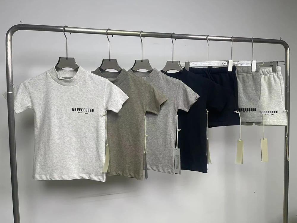 

Classic Brand Fashion Double Line Letter Print Children Tracksuit Summer Short Sleeve Tops And Shorts Sets Boys Outwear Clothes