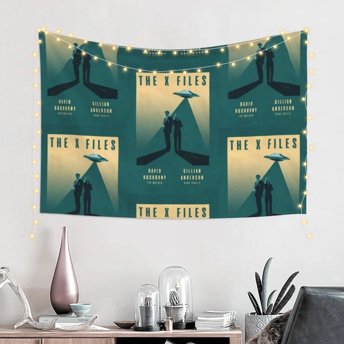 The X Files Mulder and Scully David Duchovny and Gillian Anderson Retro Vintage Poster Tapestry Cute Decor Tapestry