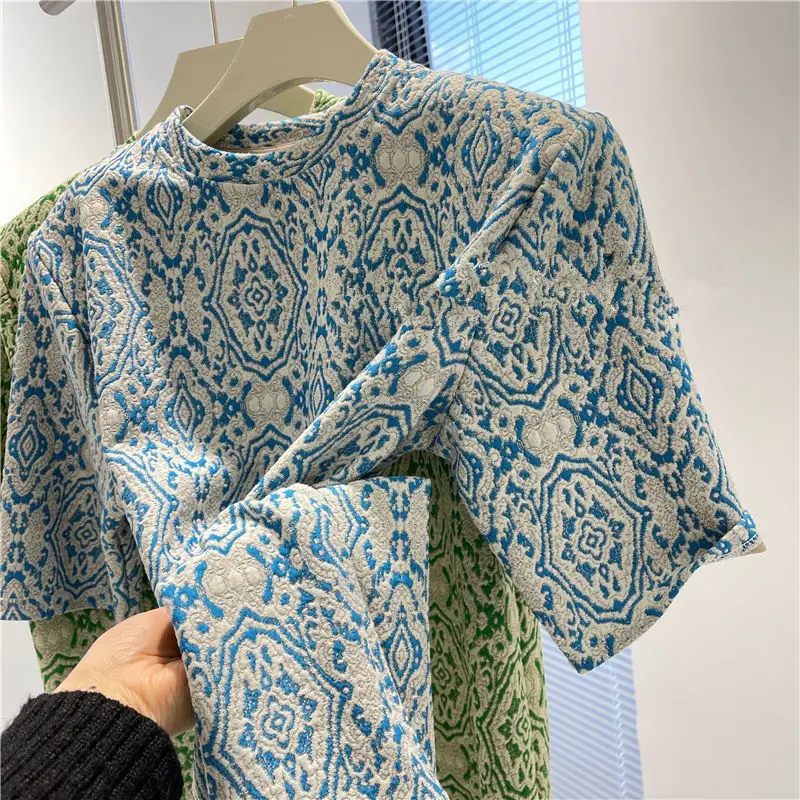

Retro Jacquard T-shirt Women Summer Fashion Embossed Flower Loose Round Neck Short Sleeve Top