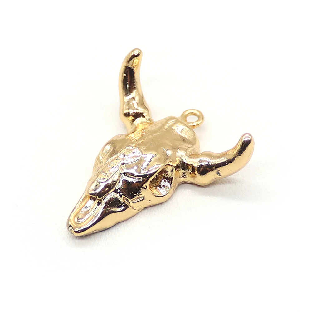 Natural Resin White and Gold-color Bull Skull-Shaped Pendant 27x29mm Wholesale for DIY Necklace Keychain Jewelry Accessories
