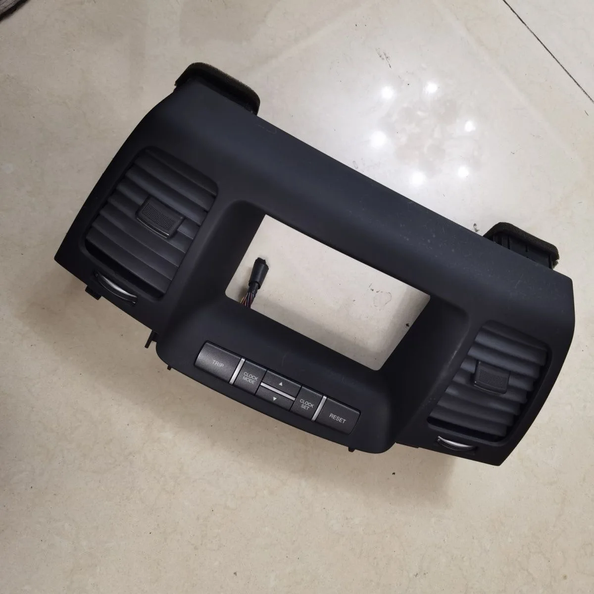 Second-Hand Dashboa…