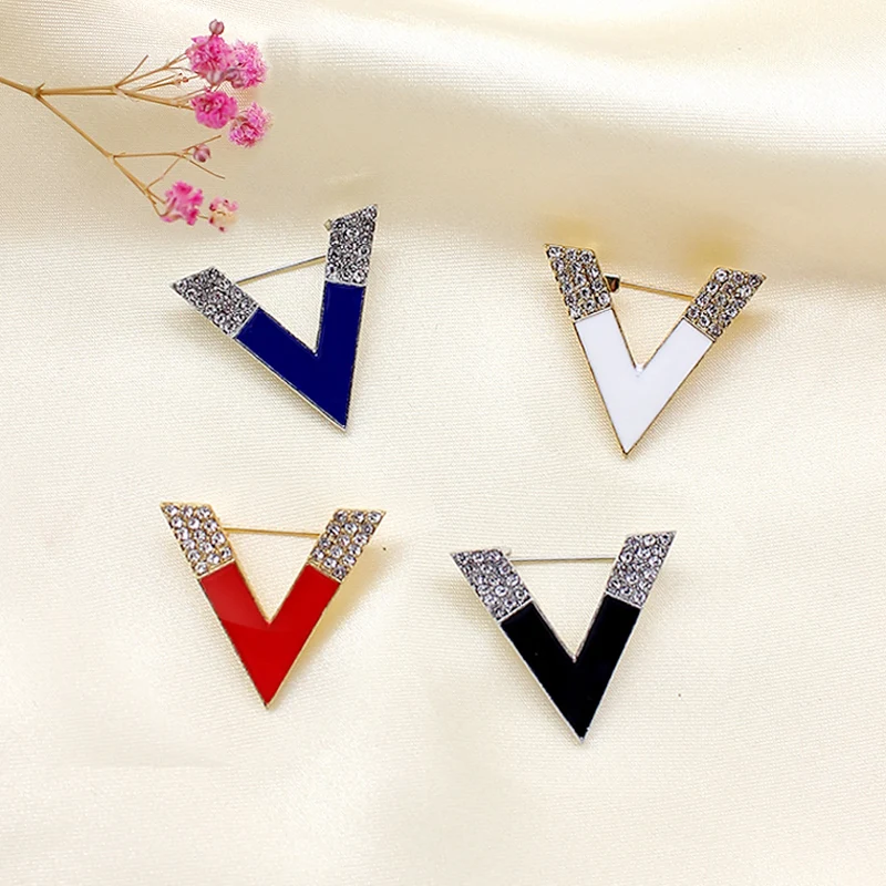 V Letter Cute Brooch V-Shape For Women Men Rhinestones Crystal Metal Brooches Pins Jewelry Accessories Christmas Gift Jewelry