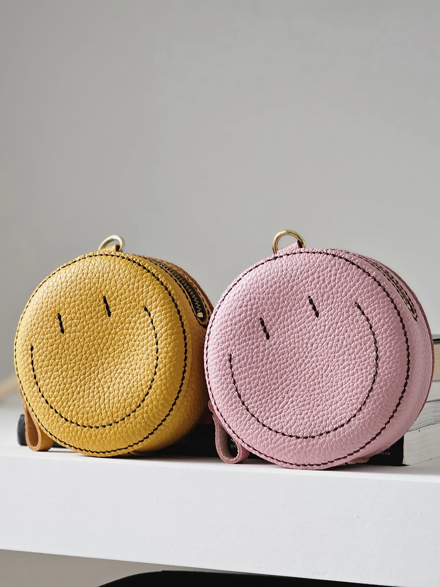 porte-monnaie-en-cuir-fait-main-avec-visage-souriant-sac-de-rangement-multifonctionnel-mignon-etui-pour-ecouteurs-sac-a-maquillage-porte-cartes-sac-bandouliere