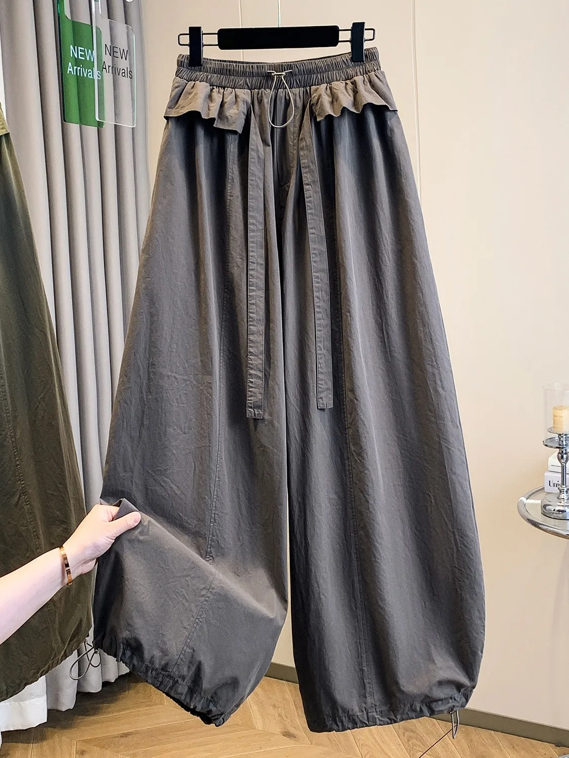 Casual Cotton Lantern Pants Women's Loose Cuffed Wide Leg Pants Elastic Waistband High Waist Simple Style Summer Fashion