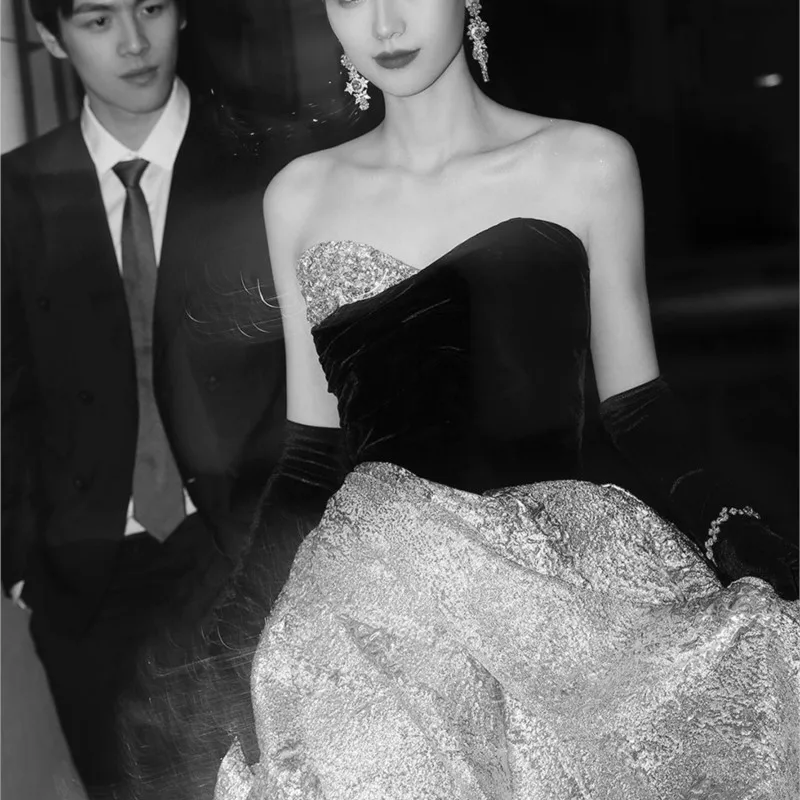 Une robe bouffante pour griller et un banquet de luxe léger