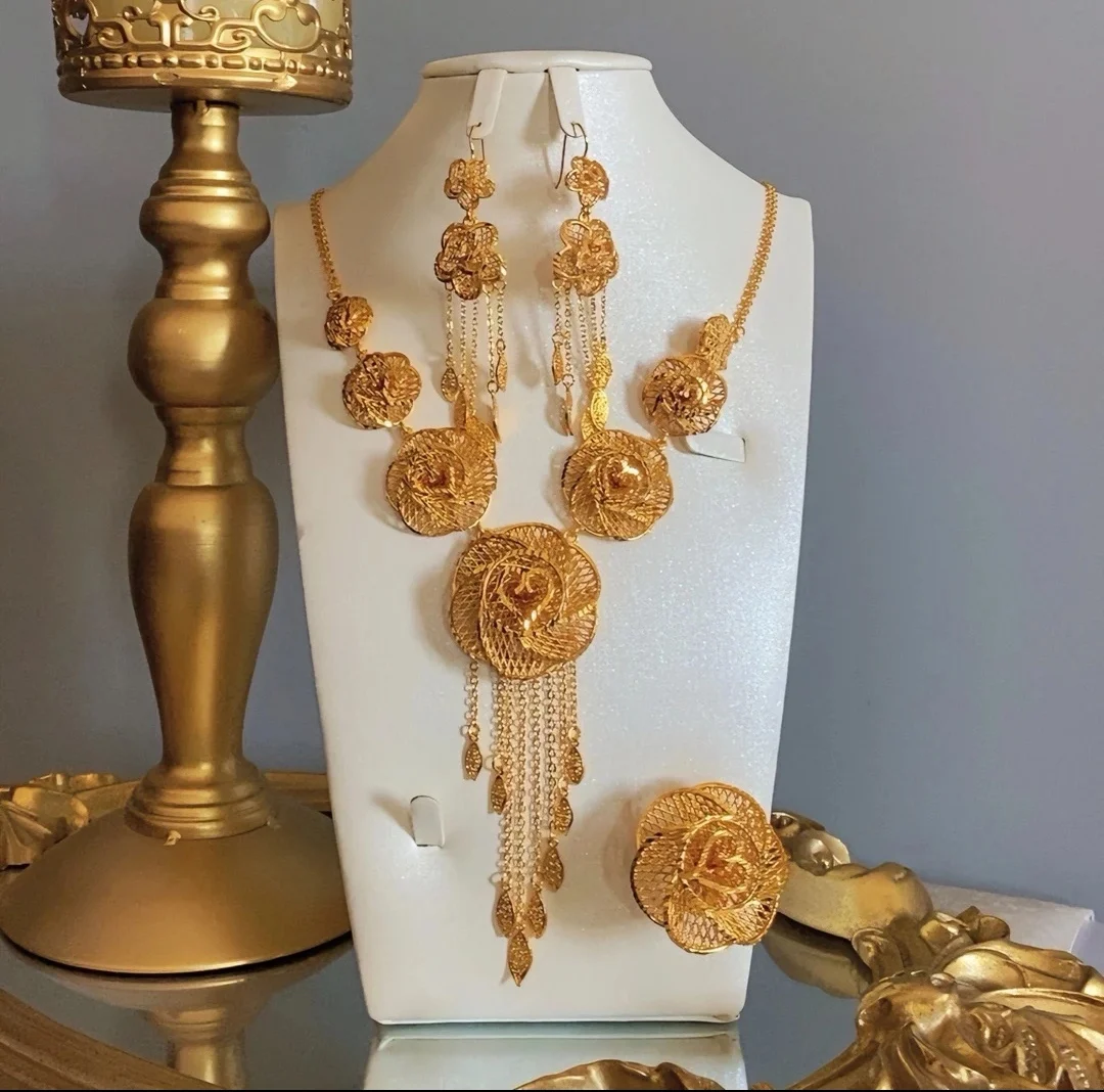 

2024 New 24K Gold Plated Dubai Jewelry Tassel Necklace Ring Flower Style Women's Earrings Bridal Party Three Pieces of Jewelry