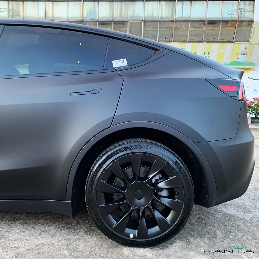 Pellicola autoadesiva per carrozzeria auto da imballaggio automobilistico. Involucro in vinile nero opaco puro