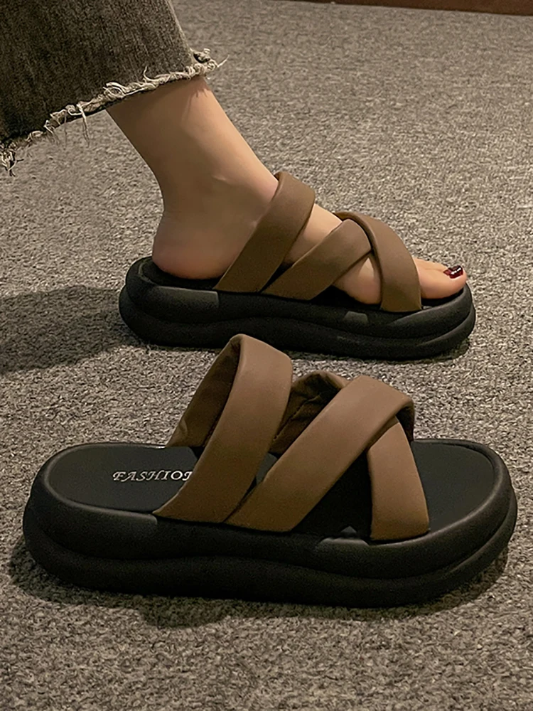 

Сланцы женские на низкой платформе, пляжные шлепанцы, роскошные сандалии, обувь в римском стиле из искусственной кожи, на толстом каблуке, лето 2024