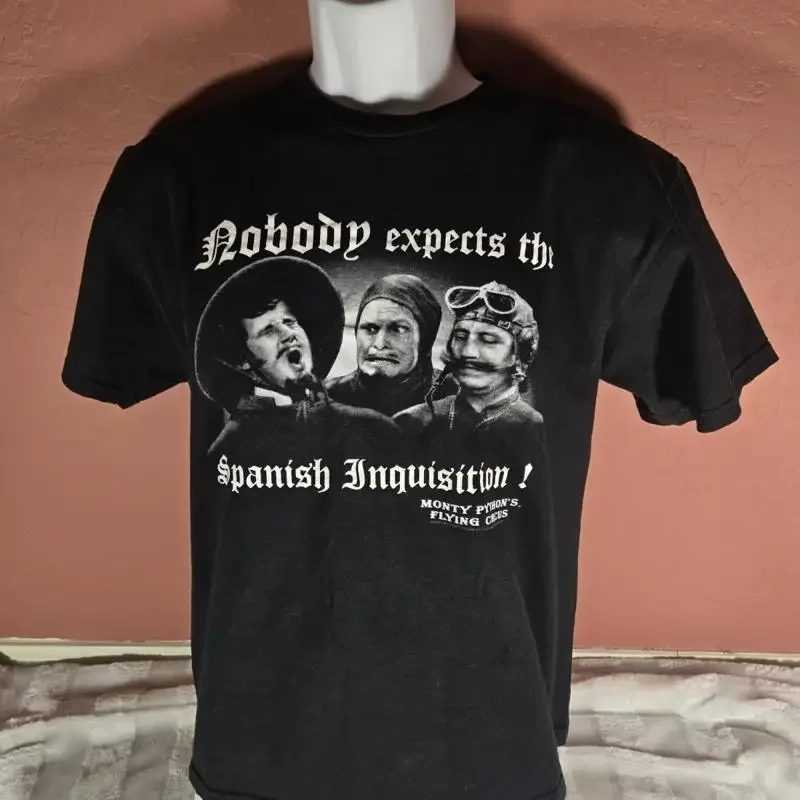 Vintage 2003 MONTY PYTHON Nobody Expects The Spanish Inquisition T Shirt Mens M