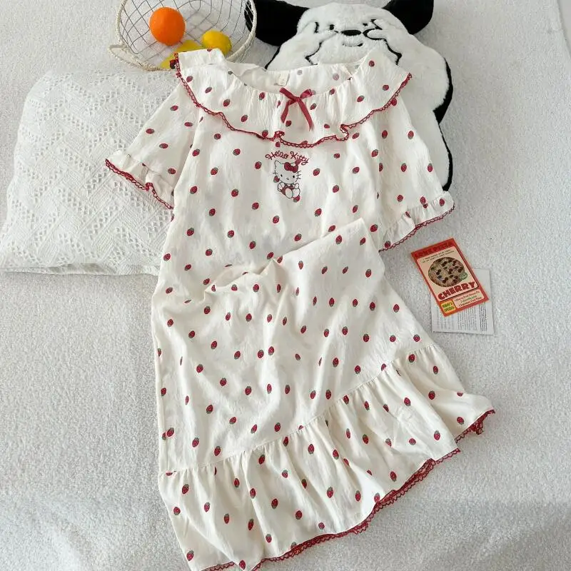 

Новая ночная сорочка Sanrio Hello Kitty: милый, свободный крой, с подушечками для груди, простой, трендовый принт, креативный дизайн, для дома