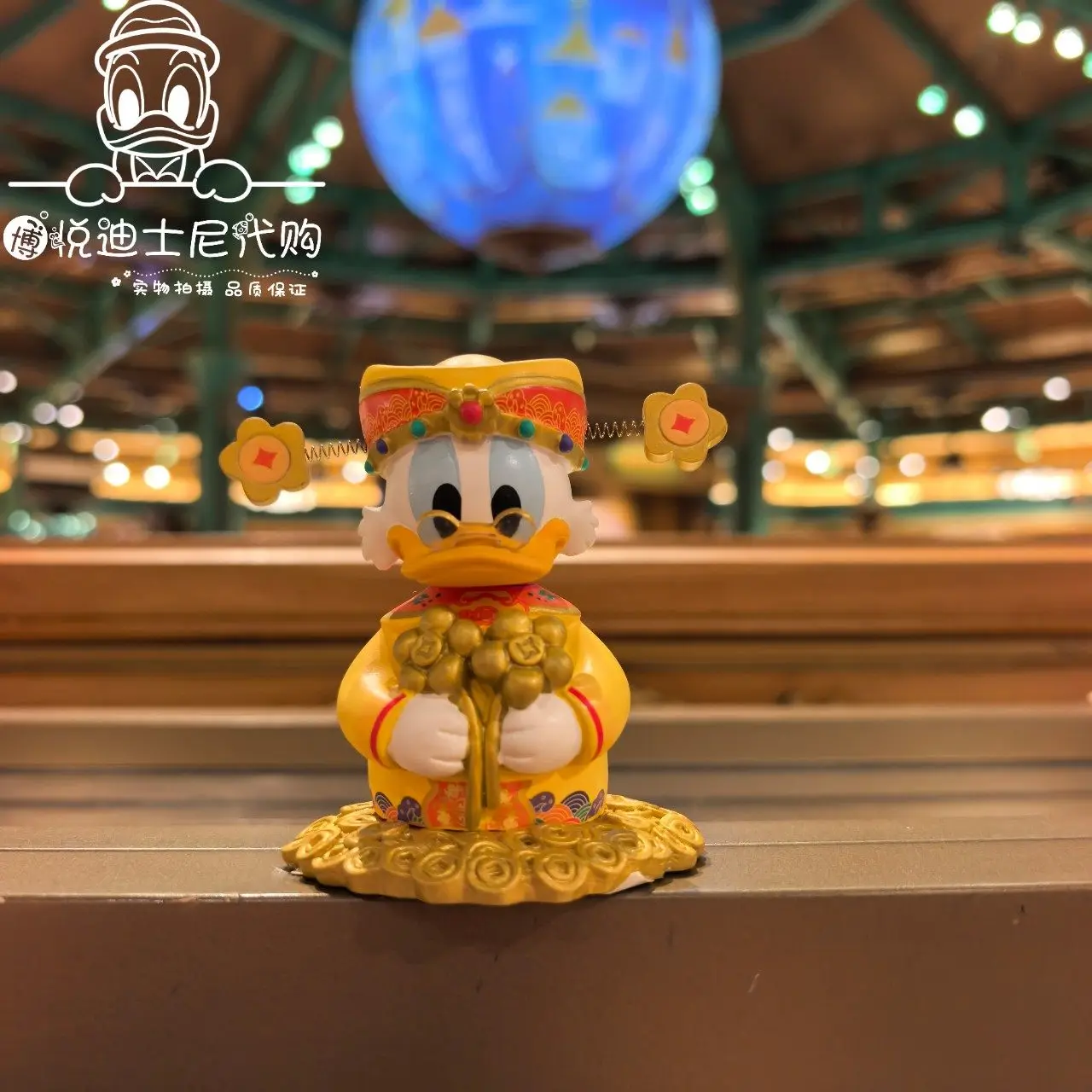 

Оригинальная статуэтка Дональда Дака из смолы, посвященная Году Лошади 2026 года, от Disney Park, Бог богатства, коллекционное украшение на удачу и процветание