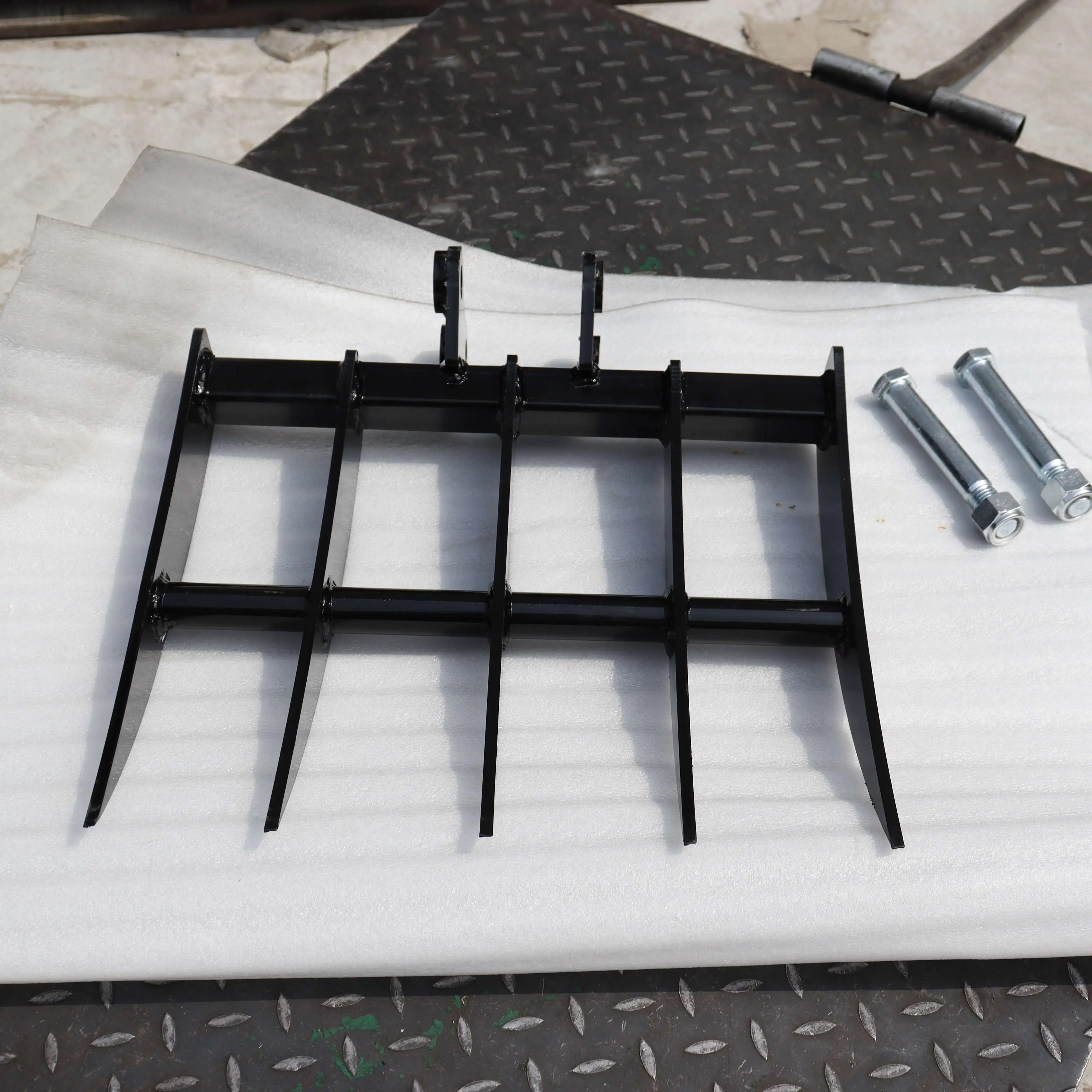 HT Excavator Attachments-Rakes Looseners Quick Change Auger Hedge Trimmers Hydraulic Thumb Clamps
