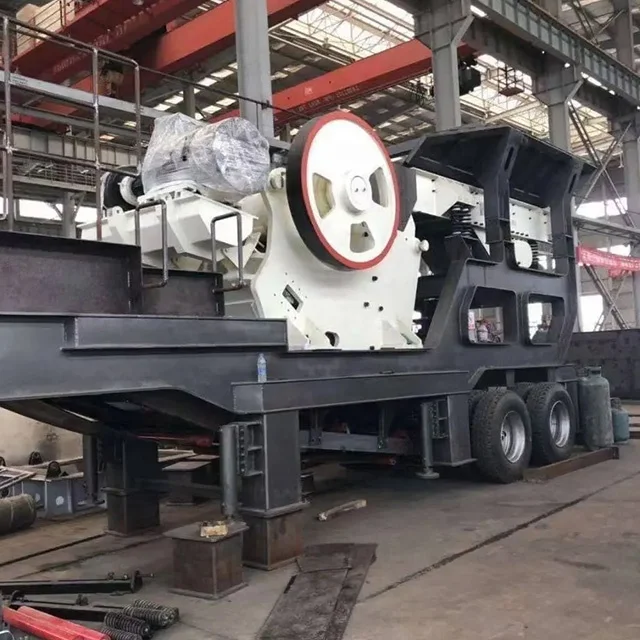 Factory Price Mobile Stone Jaw Crusher Machine Complete 200TPH Wheeled Crushing Station With Vibrating Screen